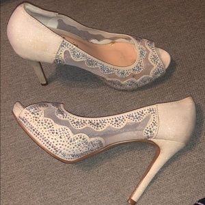 Lauren Lorraine white heels size 6 USED